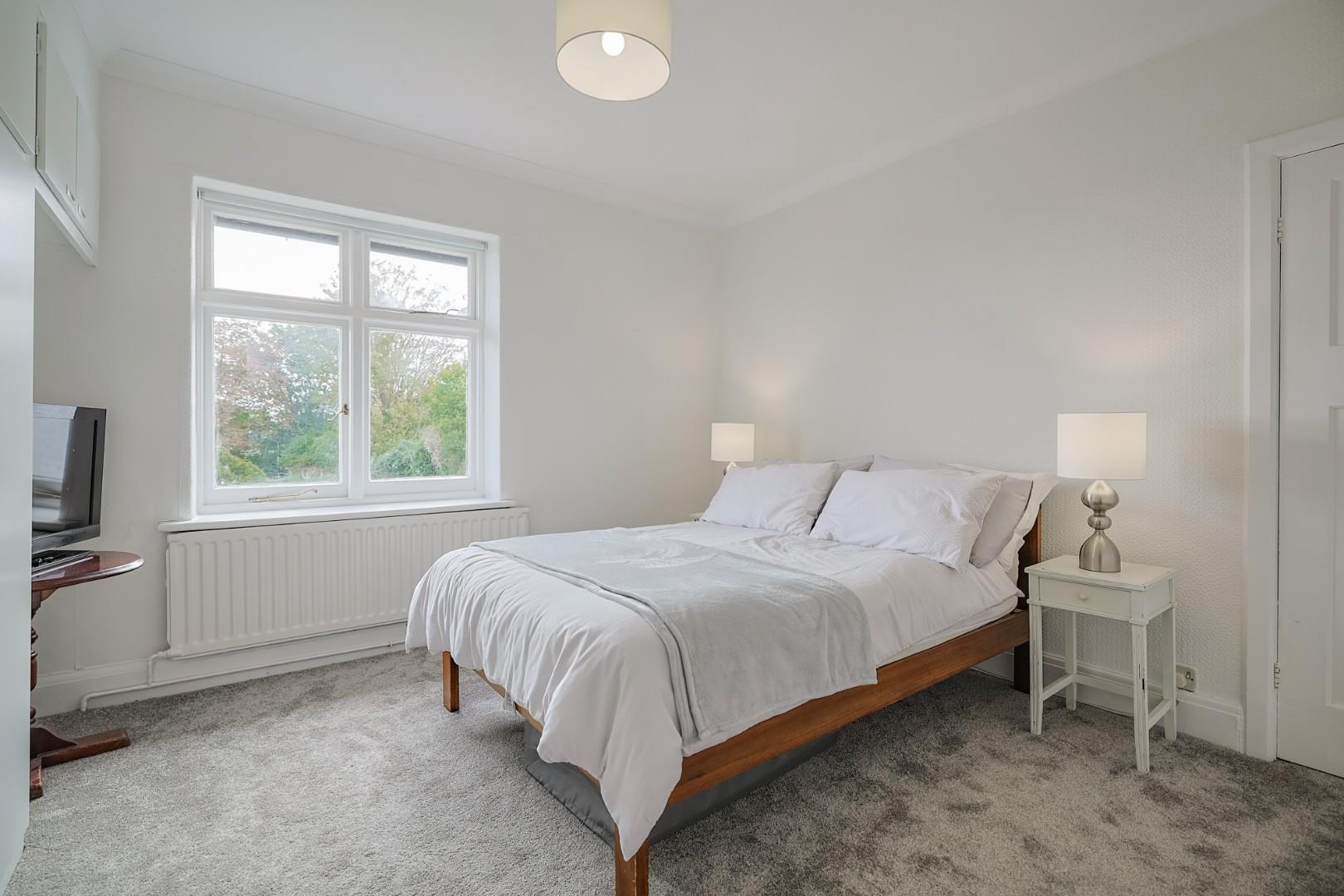 West Cross Lane, West Cross, Mumbles, Swansea, SA3 5LU